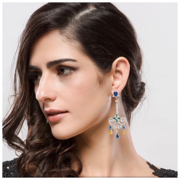 💕 Swarovski Crystals The Laelyah Long Chandelier Earrings - Picture 3 of 7